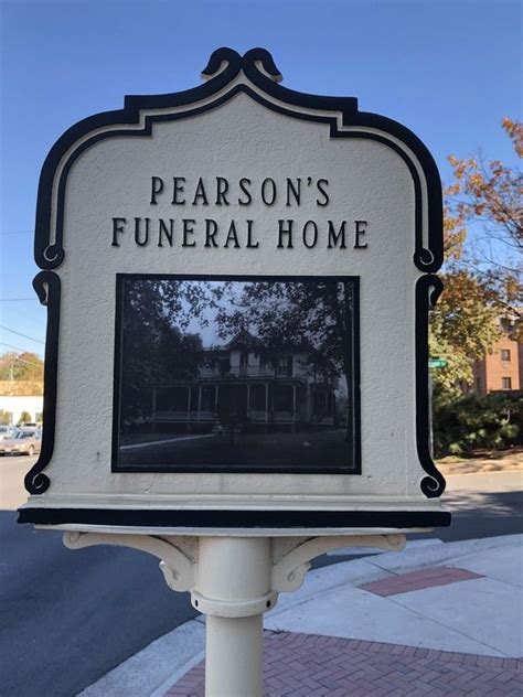 Pearson funeral home emporia - Jan 24, 2023 · Roscoe Atcherson's passing on Monday, January 23, 2023 has been publicly announced by Pearson Funeral Home - Emporia in Emporia, VA.According to the funeral home, the following services have been sche 